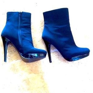 Gorgeous black ankle stiletto heal booties